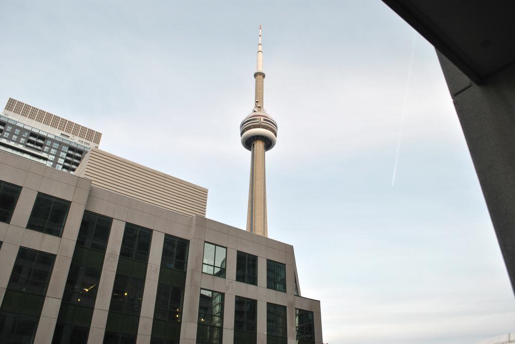 Livingsuites Toronto - 20 Blue Jays Way Exterior foto